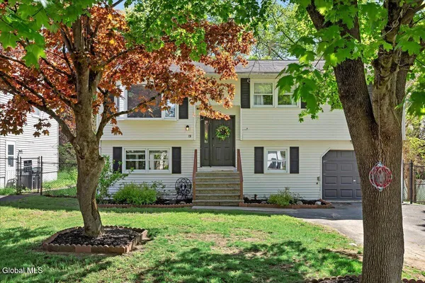 $319,000 | 19 James Lane, Troy, NY 12182