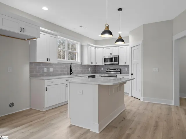 $394,500 | 350 West River Grove Circle, Roebuck, SC 29376