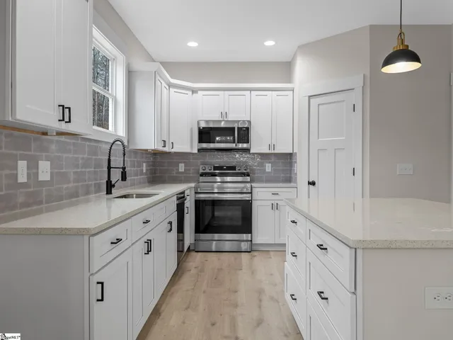 $394,500 | 350 West River Grove Circle, Roebuck, SC 29376