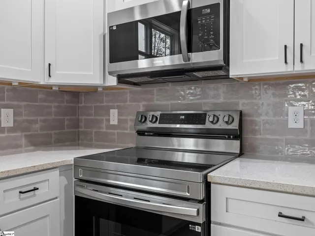 $394,500 | 350 West River Grove Circle, Roebuck, SC 29376