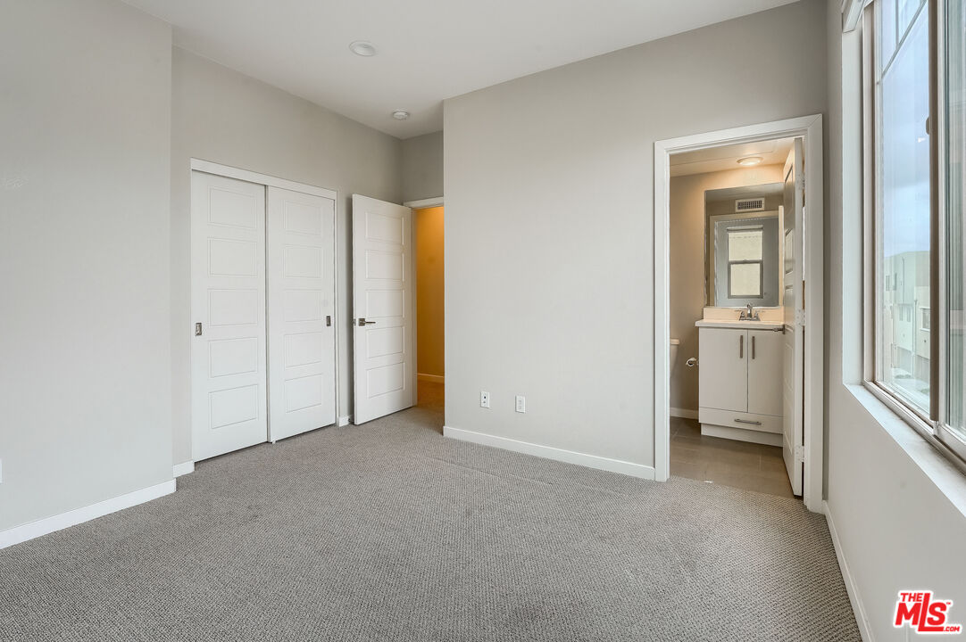 237 Magnet Irvine, CA 92618 - Photo 20 of 34 a view of an empty room