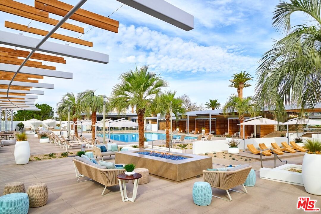 237 Magnet Irvine, CA 92618 - Photo 30 of 34 a living room with patio furniture and a potted plant