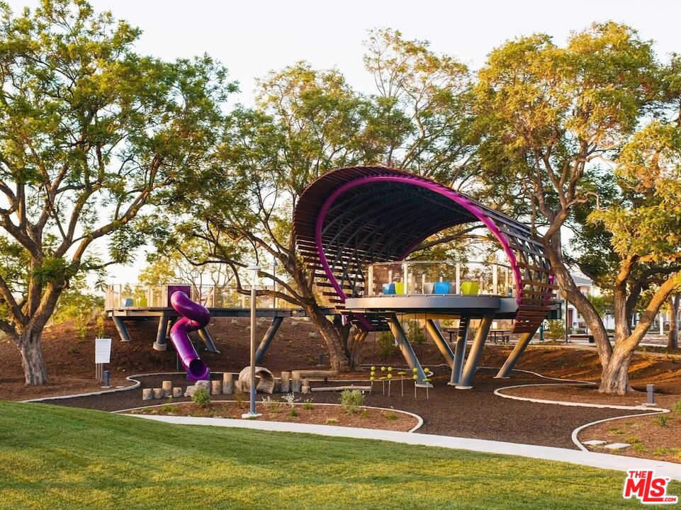237 Magnet Irvine, CA 92618 - Photo 34 of 34 a view of outdoor space with swimming pool