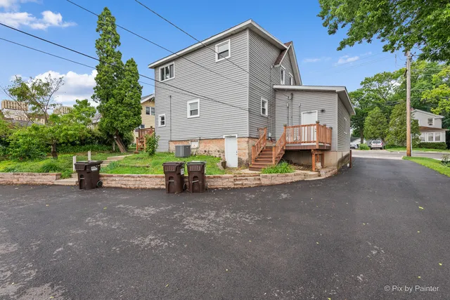 $400,000 | 1308 Park Street, McHenry, IL 60050