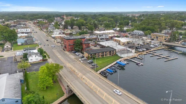 $400,000 | 1308 Park Street, McHenry, IL 60050