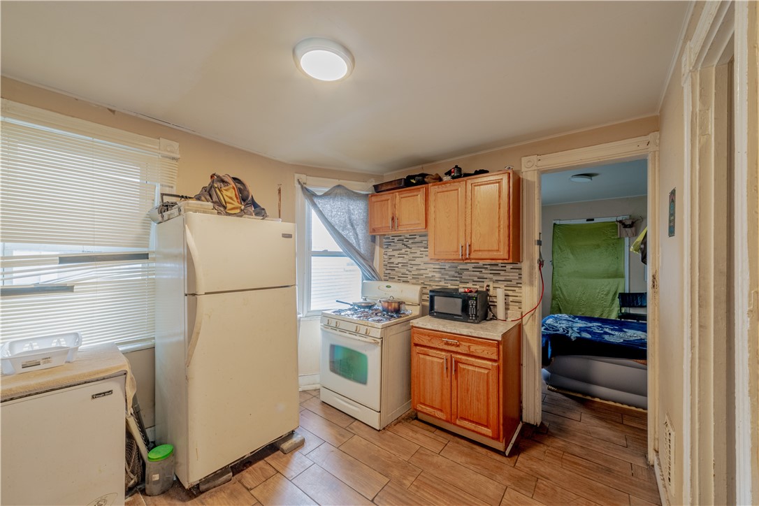 33 Amherst Street Rochester, NY 14607 - Photo 8 of 17