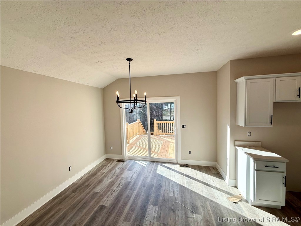 8026 Hudson Lane Georgetown, IN 47122 - Photo 4 of 16