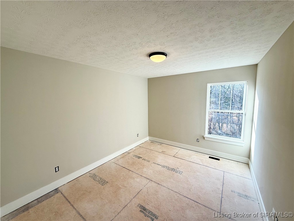 8026 Hudson Lane Georgetown, IN 47122 - Photo 10 of 16