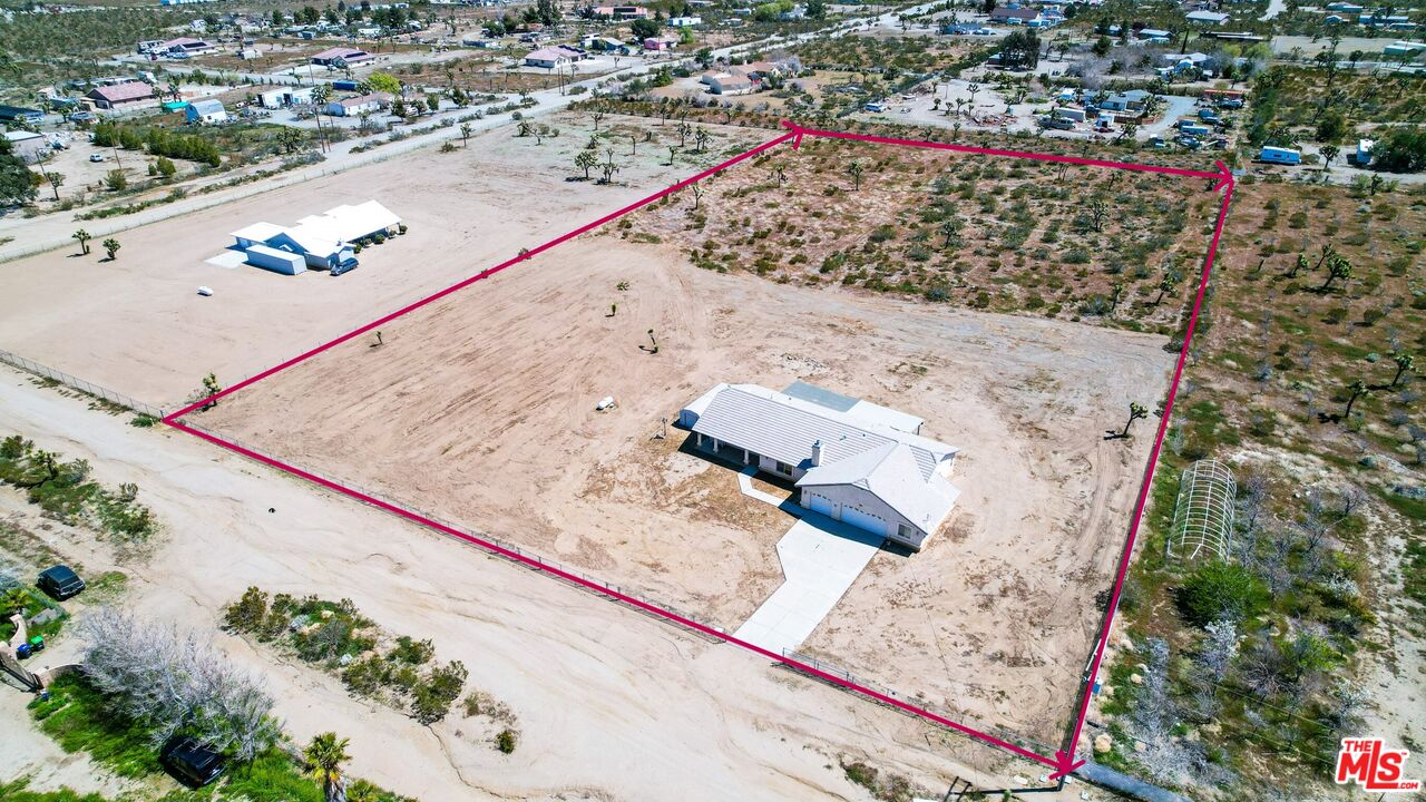 11635 Lebec Road Phelan, CA 92371 - Photo 5 of 35 a view of city