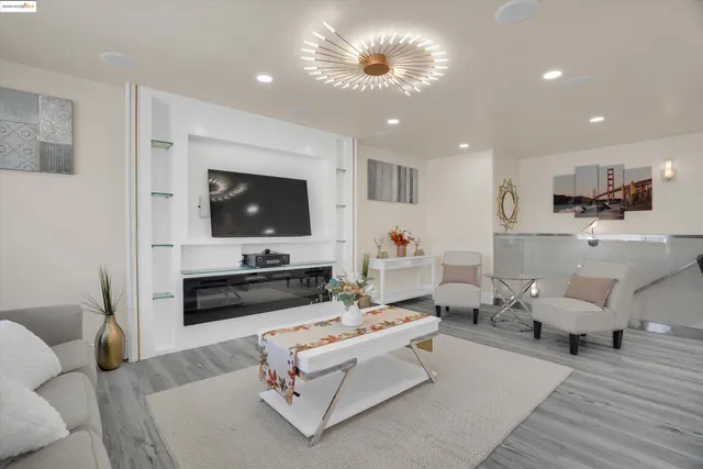 $1,082,500 | 1247 Fitzgerald Avenue, San Francisco, CA 94124