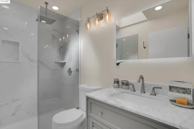 $1,082,500 | 1247 Fitzgerald Avenue, San Francisco, CA 94124