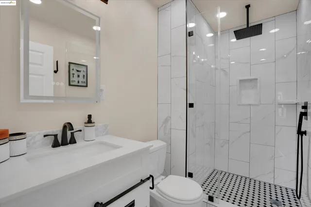 $1,082,500 | 1247 Fitzgerald Avenue, San Francisco, CA 94124