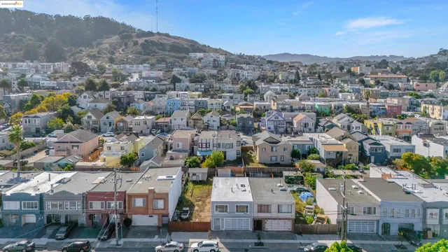 $1,082,500 | 1247 Fitzgerald Avenue, San Francisco, CA 94124