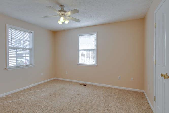 515 West Doak Road Manchester, TN 37355 - Photo 19 of 29 Bedroom 2 with large closet