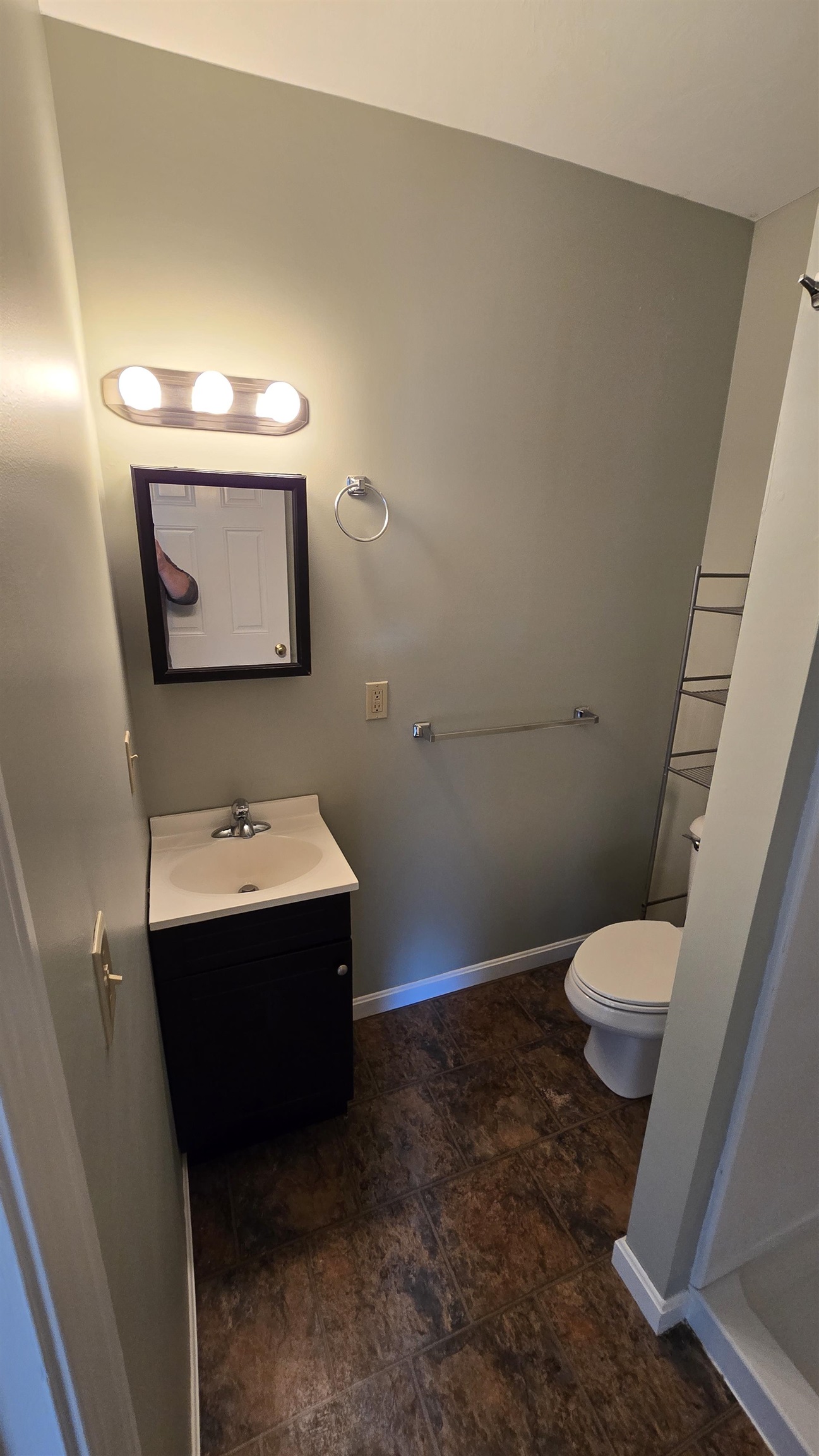 30 South Main Street, Unit 2 Bristol, NH 03222 - Photo 11 of 12