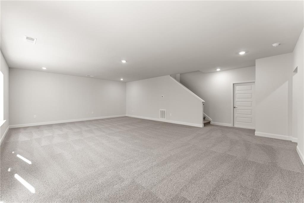 642 Bald Ridge Circle Demorest, GA 30535 - Photo 15 of 18 an empty room with an entryway