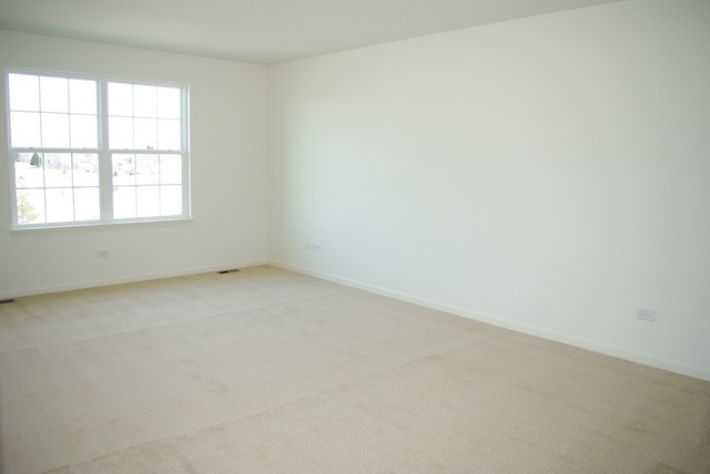 681 Ridgeview Lane Sugar Grove, IL 60554 - Photo 11 of 19 an empty room with a window