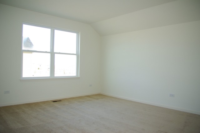 681 Ridgeview Lane Sugar Grove, IL 60554 - Photo 17 of 19 an empty room with a window
