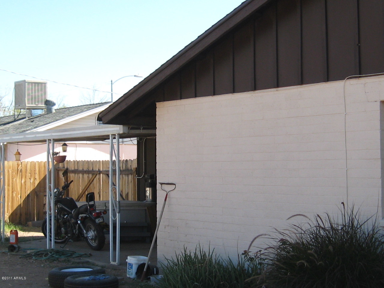 1528 West St John Road Phoenix, AZ 85023 - Photo 3 of 6 4