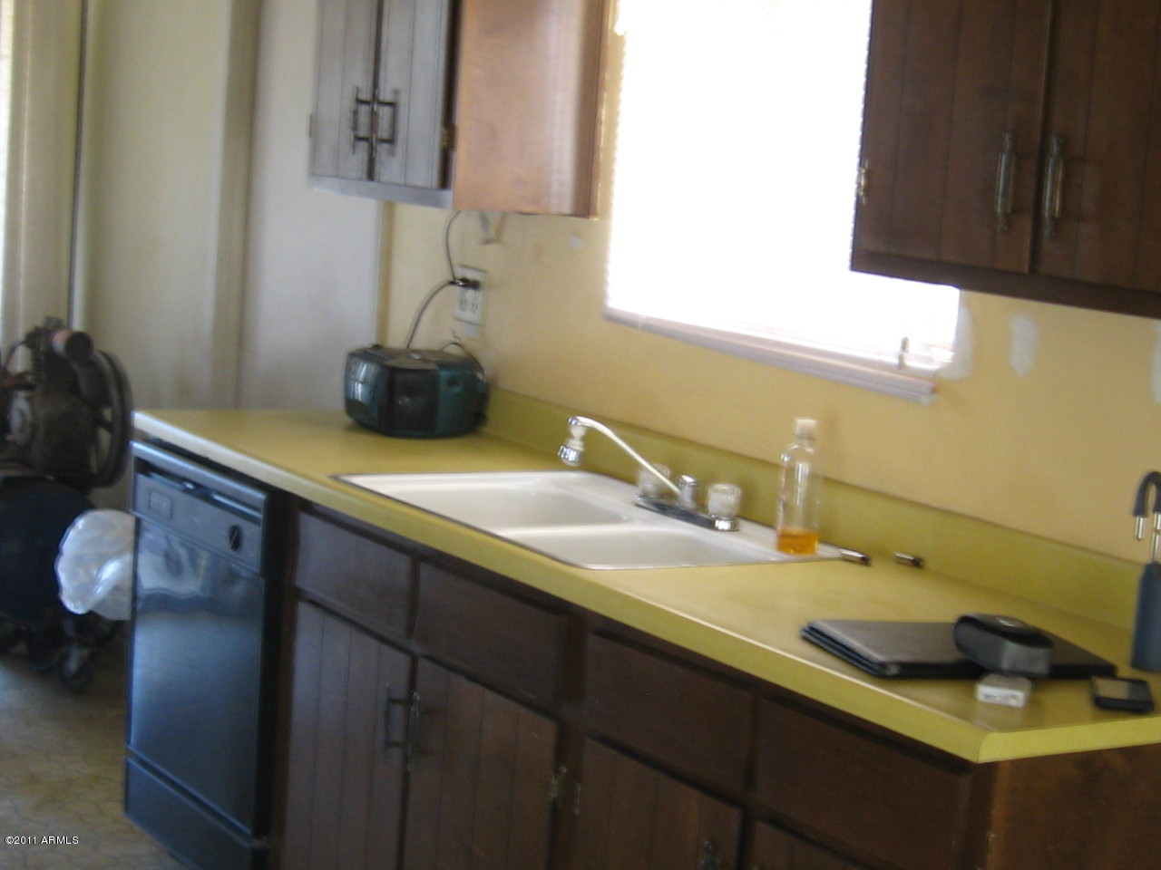 1528 West St John Road Phoenix, AZ 85023 - Photo 5 of 6 2