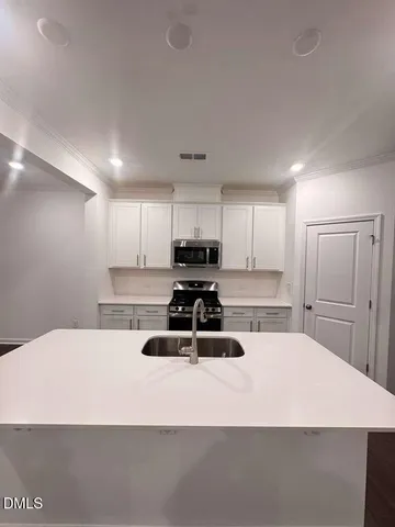 $2,195 | 933 Glowing Star Lane, Fuquay-Varina, NC 27526