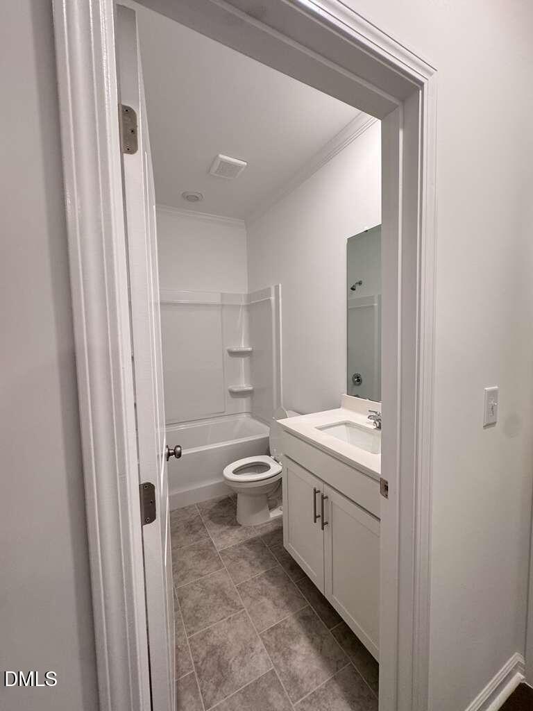 933 Glowing Star Lane Fuquay-Varina, NC 27526 - Photo 14 of 40 WhatsApp Image 2025-12-09 at 10.35.45 PM