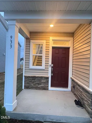 $2,195 | 933 Glowing Star Lane, Fuquay-Varina, NC 27526