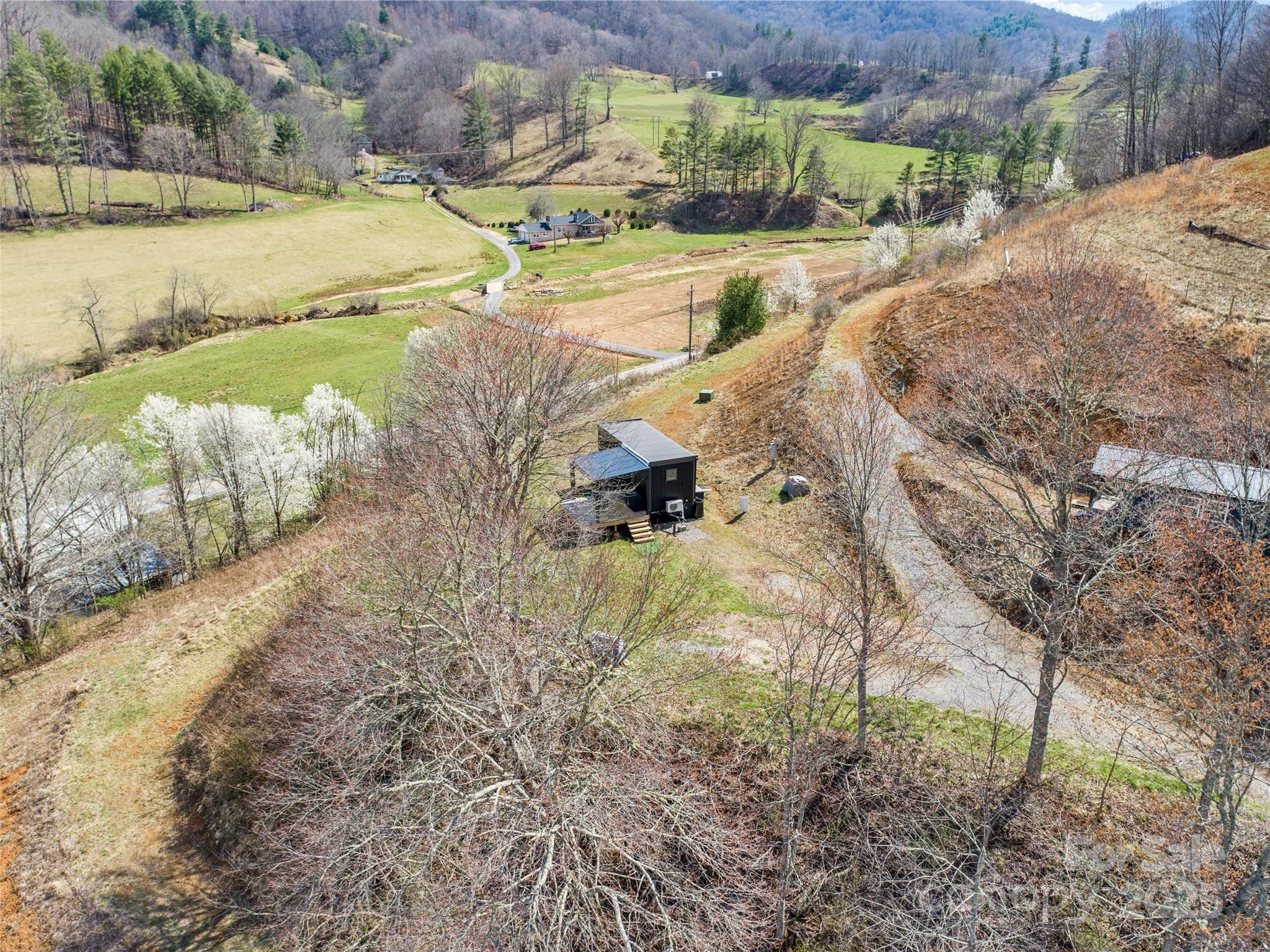 41 Hawks Rdg Estates Burnsville, NC 28714 - Photo 17 of 20