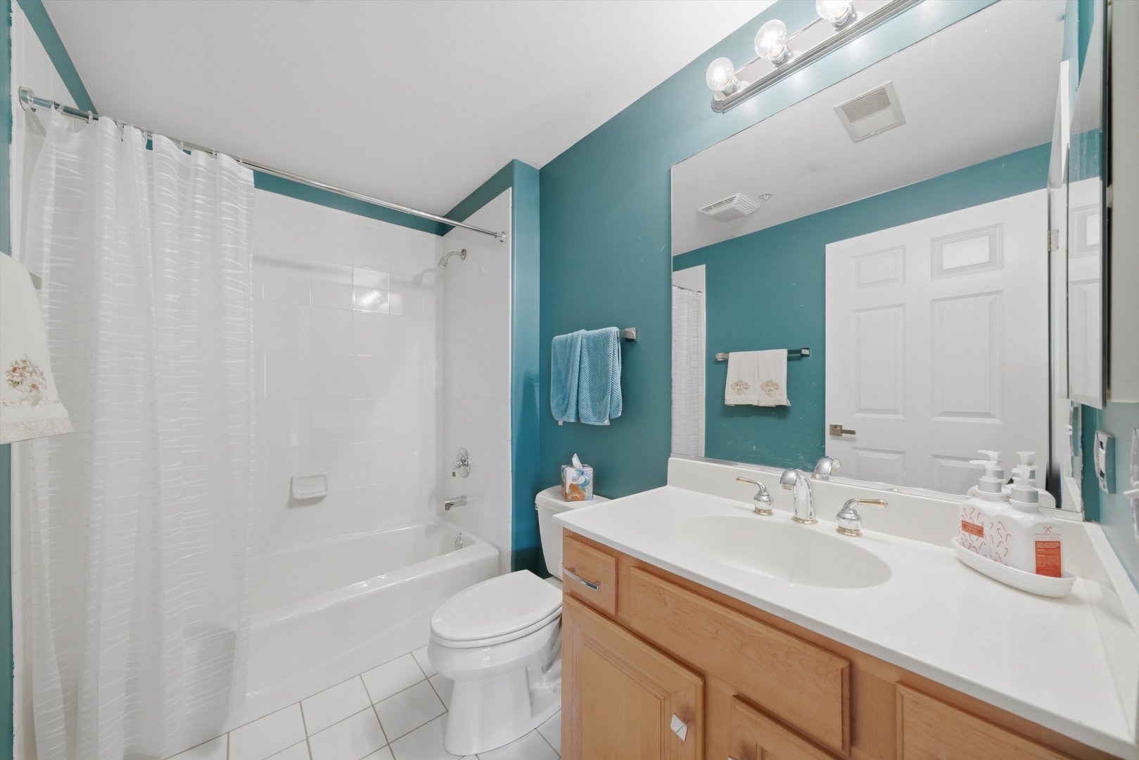 1761 Pavilion Way, Unit 301 Park Ridge, IL 60068 - Photo 28 of 46 Gallery Image 28