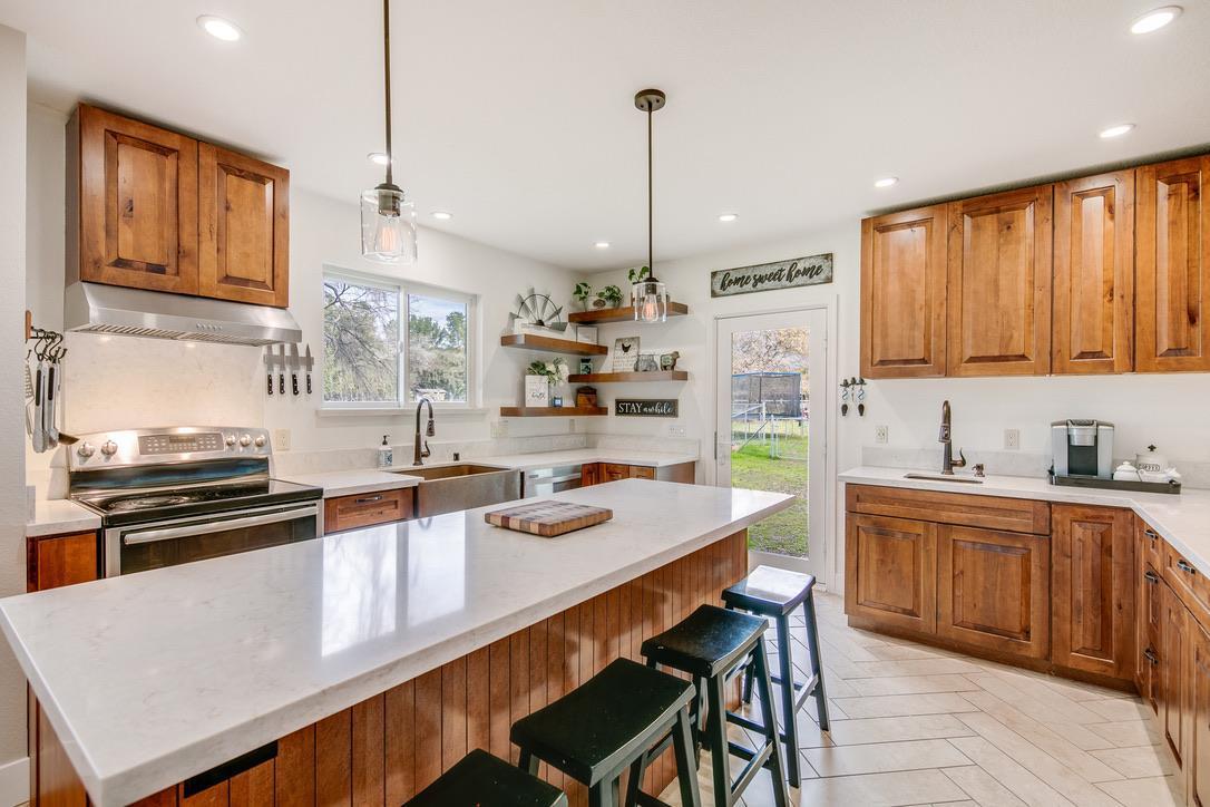 2015 Trumar Lane Gilroy, CA 95020 - Photo 7 of 30