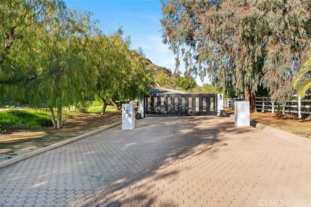 109 Buckskin Road Bell Canyon, CA 91307 - Photo 9 of 57