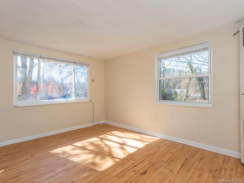 7 Ottari Road Asheville, NC 28804 - Photo 3 of 10 Gallery Image 3