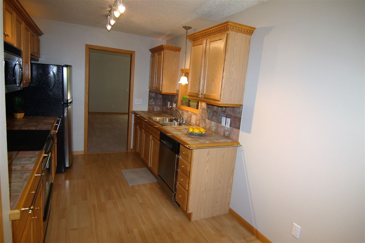 6945 Doubletree Road Northeast Cedar Rapids, IA 52402 - Photo 4 of 25 Gallery Image 4