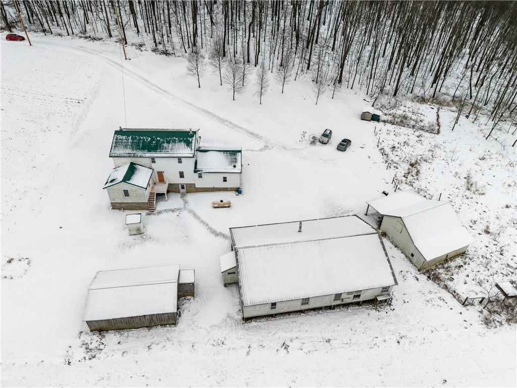 1575 Windows Road Smicksburg, PA 16256 - Photo 3 of 35 a bathroom with a bathtub and sink