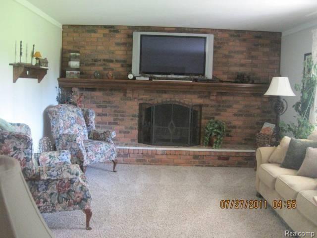4903 Herd Road Metamora, MI 48455 - Photo 3 of 25 Living Room