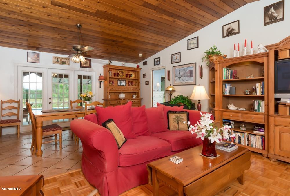 2740 Pomello Road Malabar, FL 32950 - Photo 4 of 18 Great room with plank valuted ceiling