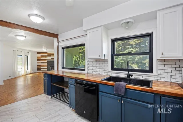 $505,000 | 2982 East 990 South, Hazelton, ID 83335