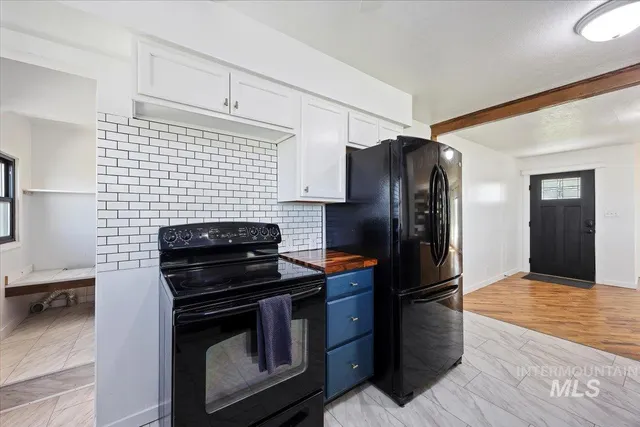 $505,000 | 2982 East 990 South, Hazelton, ID 83335