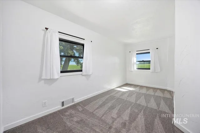 $505,000 | 2982 East 990 South, Hazelton, ID 83335