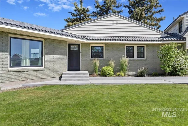 $505,000 | 2982 East 990 South, Hazelton, ID 83335