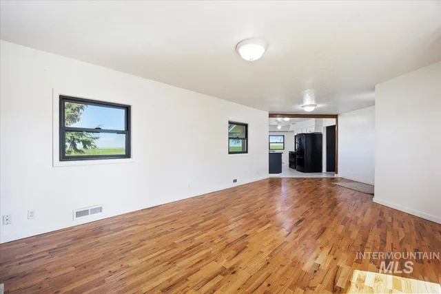 $505,000 | 2982 East 990 South, Hazelton, ID 83335