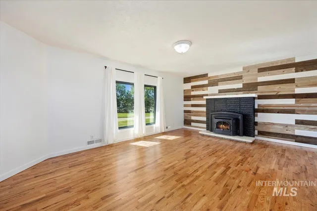 $505,000 | 2982 East 990 South, Hazelton, ID 83335