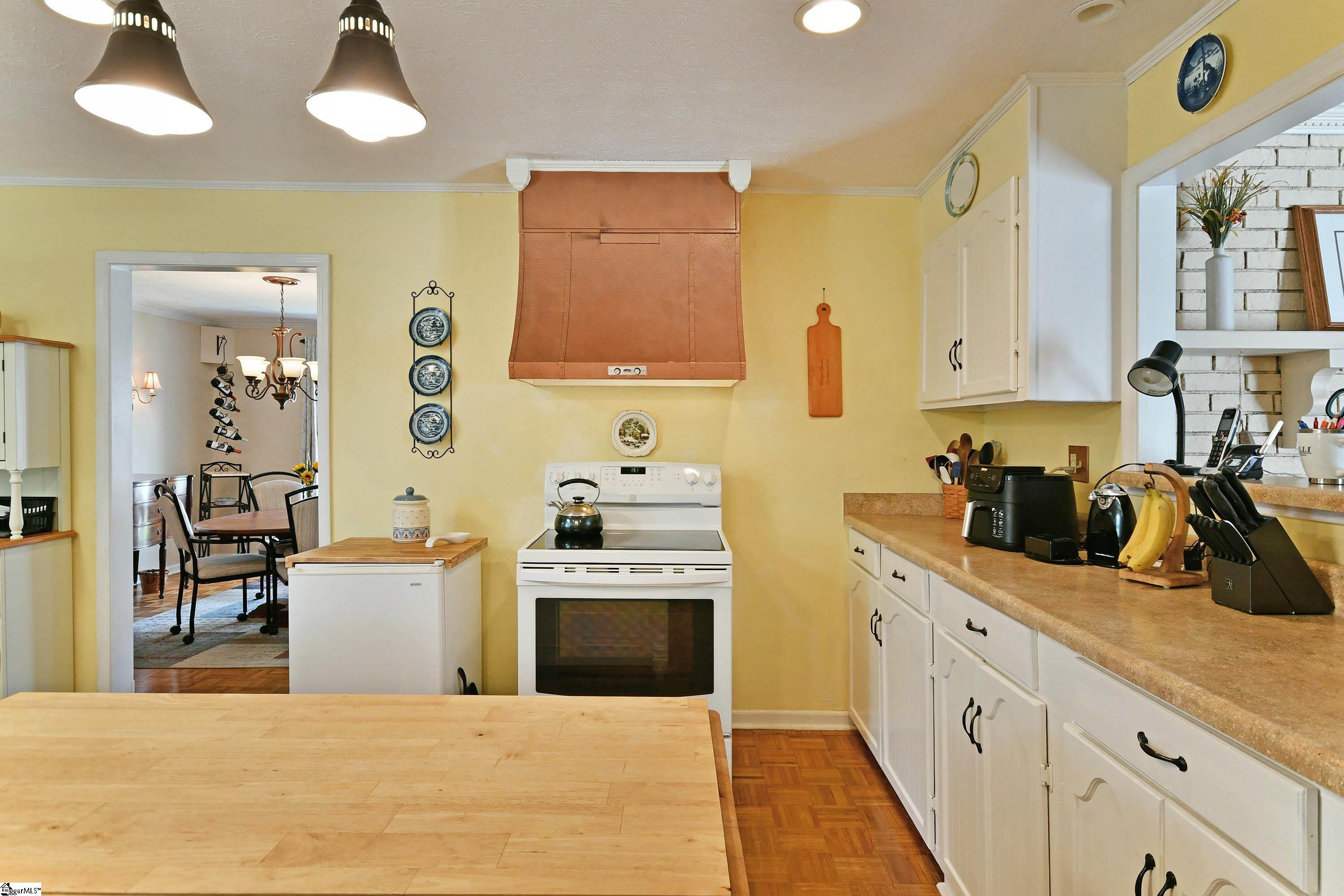 101 Covington Road Greenville, SC 29617 - Photo 4 of 37 Gallery Image 4