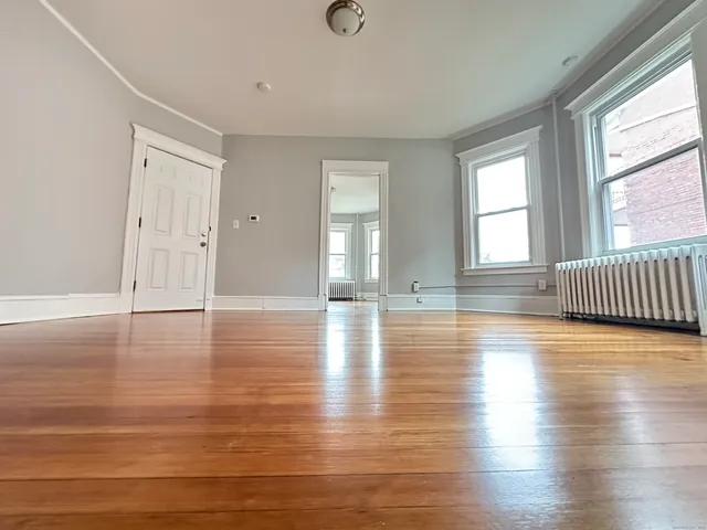 $1,900 | Undisclosed Address, Hartford, CT 06106