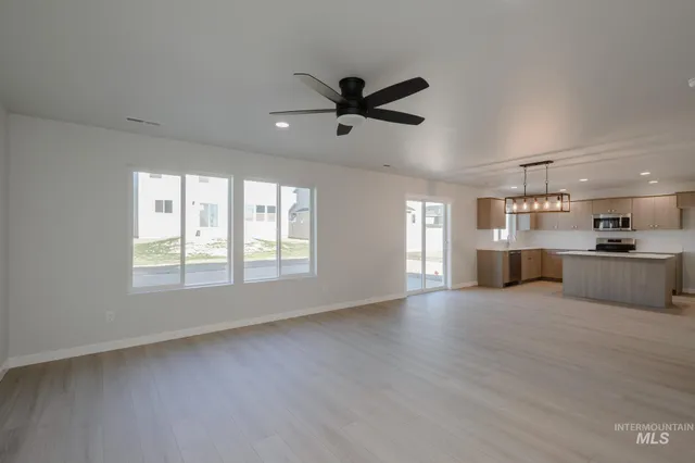 $429,990 | 784 Strike Eagle Street, Mountain Home, ID 83647