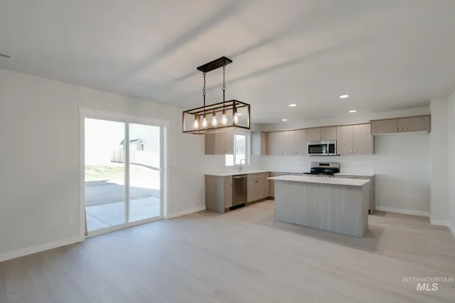 $429,990 | 784 Strike Eagle Street, Mountain Home, ID 83647