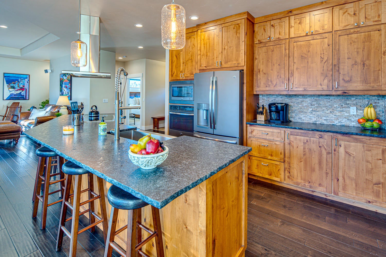 1866 Turnstone Road Redmond, OR 97756 - Photo 15 of 34 1866-045