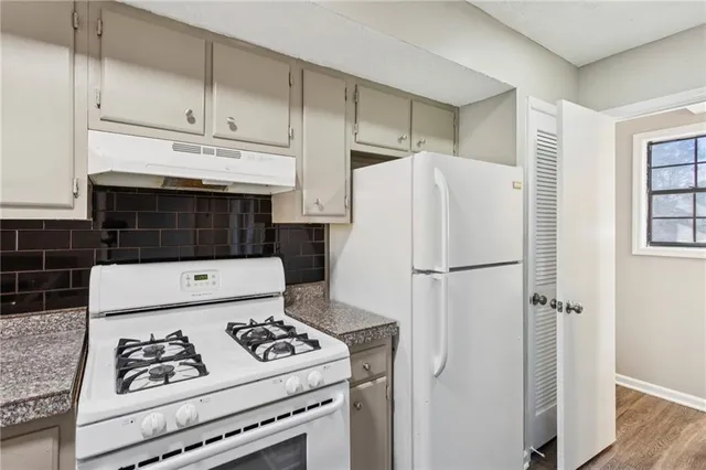 $2,000 | 752 Barnes Mill Trace Northeast, Marietta, GA 30062