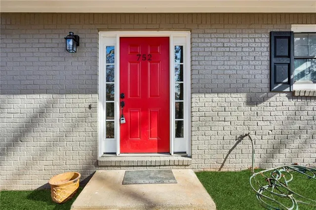 $2,000 | 752 Barnes Mill Trace Northeast, Marietta, GA 30062