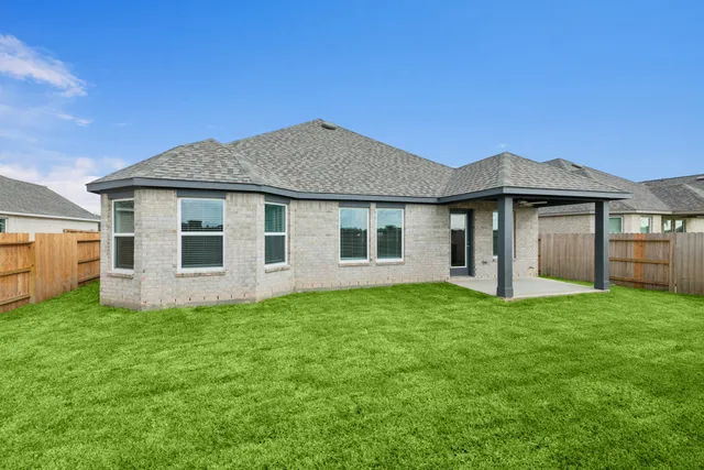 $346,990 | 3621 Moraine Lk Drive, Santa Fe, TX 77510